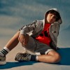 T-Shirt adidas, unisex con logo rossa.