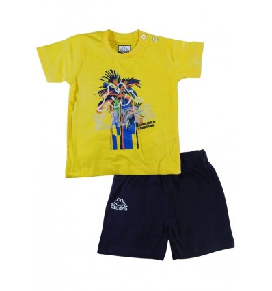 Completo kappa, Bambino T-Shirt giallo e pantaloncino blu scuro.
